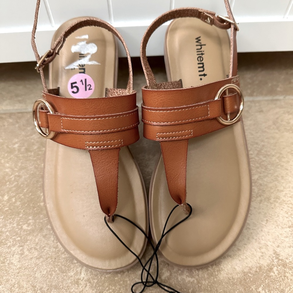 ♥️White Mountain Leather sandals! New! 5.5